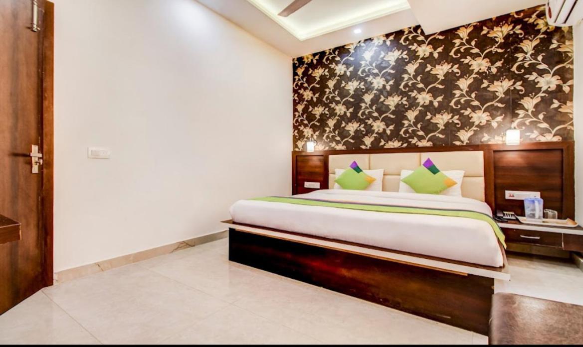 Hotel Whitehouse Ac Family Room Agra  Εξωτερικό φωτογραφία