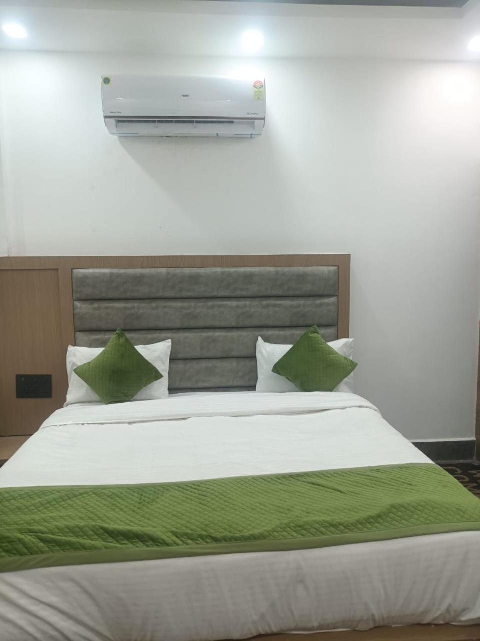 Hotel Whitehouse Ac Family Room Agra  Εξωτερικό φωτογραφία